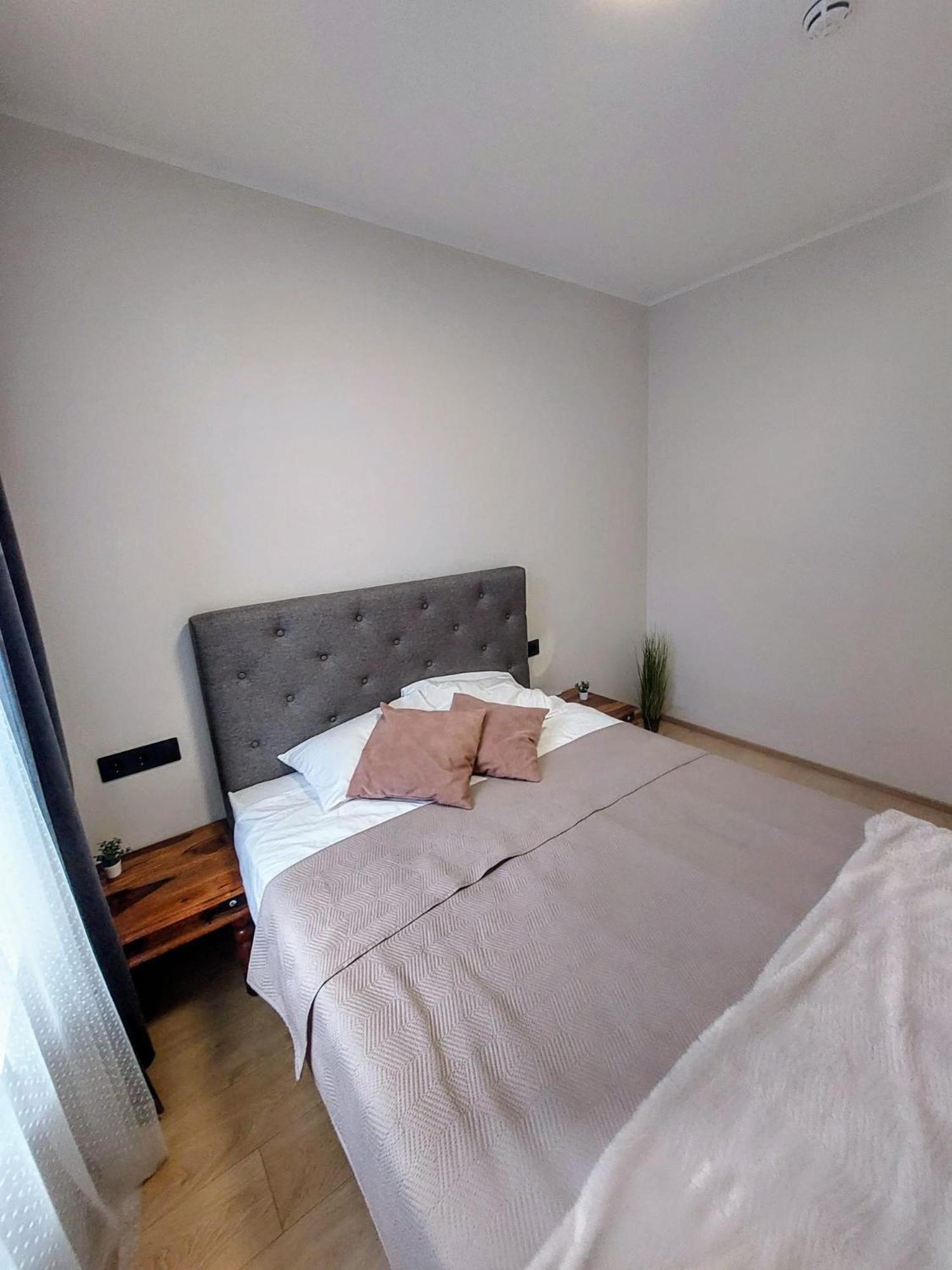 Suur-Posti Apartments Pärnu Buitenkant foto