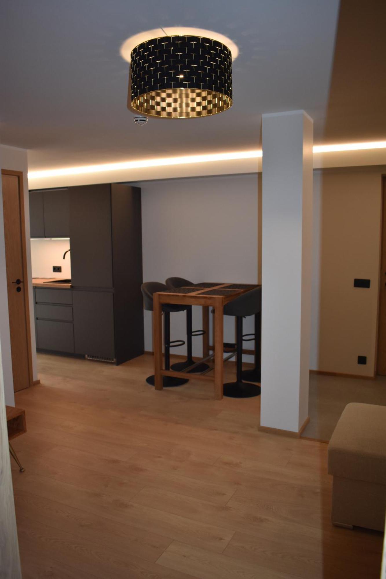 Suur-Posti Apartments Pärnu Buitenkant foto